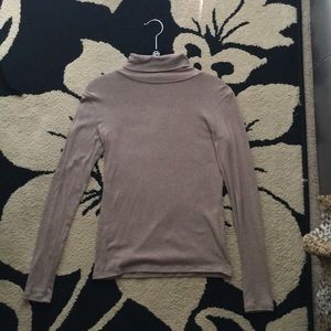 Long sleeve shirt size small